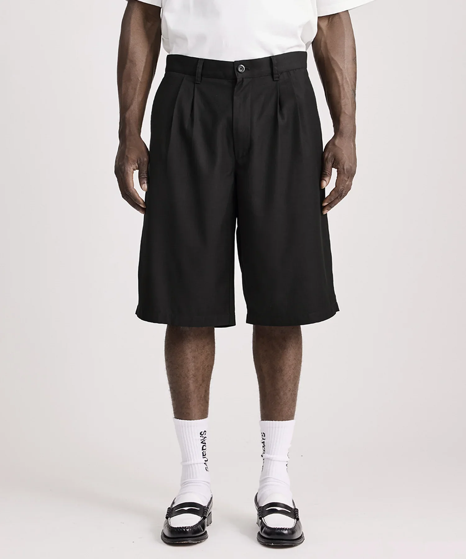 Feliz Two Tuck Walk Short - Black - Image 2