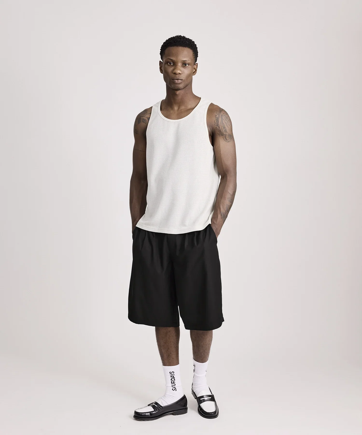 Feliz Two Tuck Walk Short - Black - Image 4