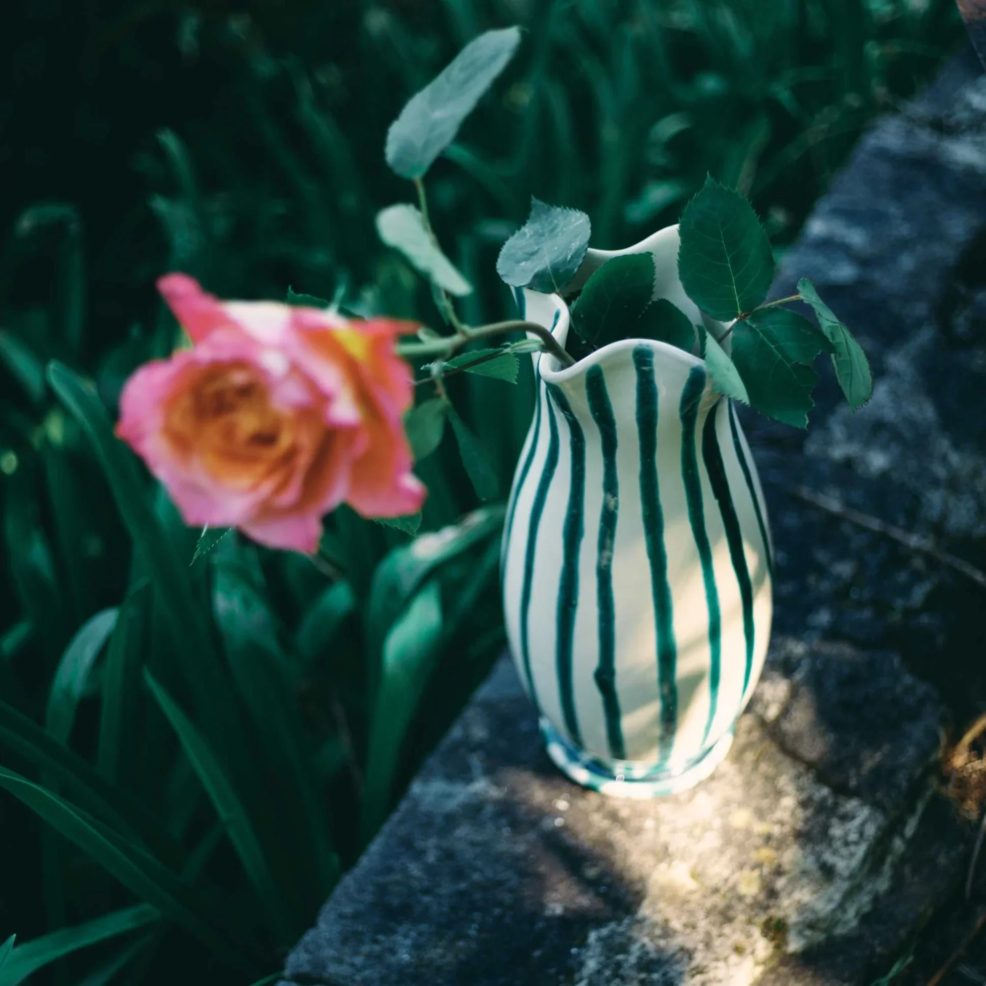 Lido Pinch Vase - Cream/Green - Image 2